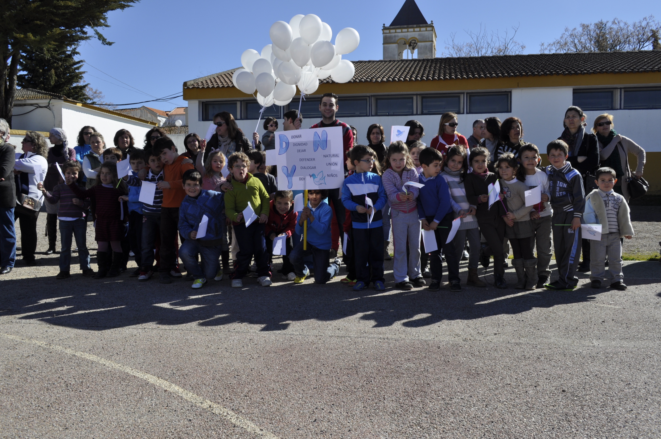 Alumnos del Colegio Público El Llano celebran el Día de la Paz